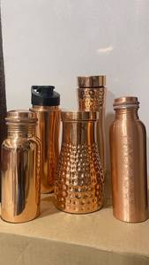 Crafted for luxury wholesale markets, our pure <b>copper</b> bottles combine traditional Ayurvedic wellness with elegant artisan design - Product Image 4