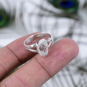 Hermoso anillo de plata de ley 925 con diamante Herkimer en bruto, hecho a medida, estilo minimalista, para mujer. - Product Image 4