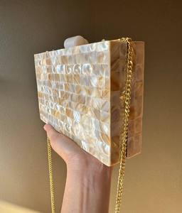 Sacs à main Tradnary avec incrustations de nacre blanche et chaînes à motif géométrique pour femmes – Sacs et pochettes tendance - Product Image 4