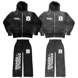 Conjunto Deportivo Ligero de Poliéster/Algodón con Estampado de Calavera Estilo Gótico Internacional Elite Vanguard para Hombre, Sudadera con Capucha y Pantalones Negros - Product Image 2
