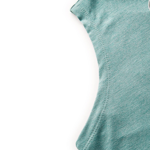 Camiseta sin mangas con capucha personalizada para mujer, venta al por mayor OEM, tops deportivos transpirables de secado rápido con logo frontal para mujer - Product Image 3