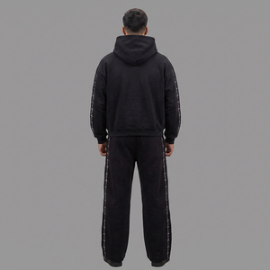 Ensemble de survêtement streetwear personnalisé avec impression filigrane, comprenant un sweat à capuche épais et un pantalon de survêtement unisexe oversize à jambes larges pour homme - Product Image 4