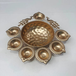 Bol à bougie en métal fait main avec finition dorée antique pour centre de table de mariage et support décoratif pour bougie - Product Image 1