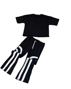 Camisetas de gran tamaño Camiseta y pantalones de chándal Conjunto de pantalones de chándal con estampado de calavera personalizado Conjunto de camiseta para hombres - Product Image 1