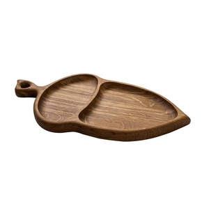 Plateau en bois exclusif pour la maison, conçu pour allier l'artisanat intemporel à la fonctionnalité quotidienne - Product Image 1