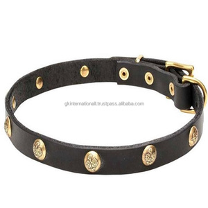 Collar de perro de cuero hecho a mano decorativo con tachuelas grabadas chapadas en latón de hermoso diseño en todos los tamaños personalizados y herrajes de latón - Product Image 6