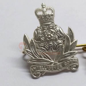 Insignias de Acero de Alta Calidad con Detalles en Relieve y Acabado Resistente a los Arañazos para Uso Diario - Product Image 5