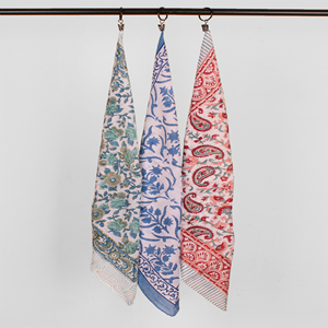 Foulard bandana multicolore en coton style bohème, imprimé au bloc, fait main, unisexe, pour le visage ou comme bandeau, Craftjaipur Rajasthan, cache-cou - Product Image 5