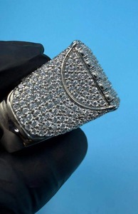 Bague de luxe pour homme en moissanite fabriquée en Inde, sertie de diamants brillants, pour mariage, fiançailles, cadeau pour homme, en vente - Product Image 2