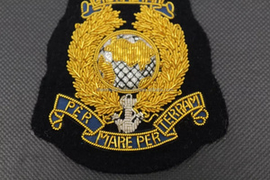 Diseño de logotipo personalizado Parches de PVC transpirables MOQ bajo Forma de flor colorida Decoración de encaje Tela de sarga de moda - Product Image 2