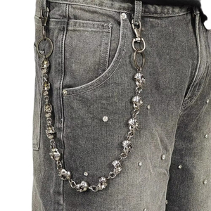 Short en jean vintage délavé personnalisé avec strass, pierres précieuses et chaînes, taille mi-haute, coupe ample, style streetwear unisexe - Product Image 6