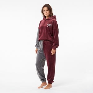 Conjunto de chándal de terciopelo color bloque de moda en granate y gris para mujer, con sudadera de corte holgado, manga larga y hombros caídos, y pantalón jogger. - Product Image 5