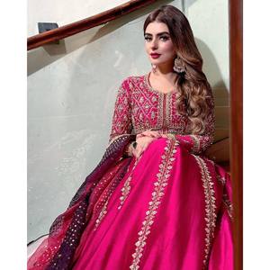 Vestido de Seda de Diseñador y Dupatta para Fiestas, Conjunto Tradicional de Lehenga Choli - Product Image 3