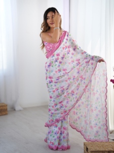 Sari de chinnon pesado y suave con estampado elegante y hermoso trabajo Kutchi, borde de encaje con espejos, para mujer, ropa de boda, sari indio. - Product Image 2