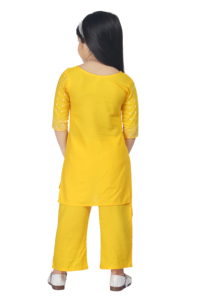 Ensemble Kurti et Palazzo ethnique pour filles au design unique, tenue traditionnelle élégante pour mariage, festival, fête et occasions spéciales pour Sal - Product Image 3