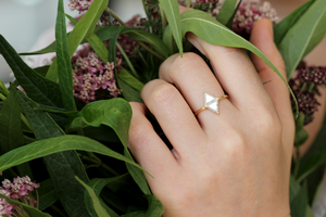 Anillo de Compromiso de Diamantes con Corte Princesa para Mujer, Oro Amarillo, Estilo Clásico - Product Image 6