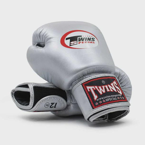 Guantes de Boxeo de Piel de Primera Calidad Color Plata con Cierre de Velcro y Logotipo Personalizado, Correas Ajustables, Ideales para Muay Thai - Product Image 5