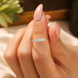 Anillo de Compromiso con Diamante de Corte Redondo, Piedra Lateral Marquise de Moissanita, Anillo de Boda Nupcial Chapado en Oro Amarillo, Anillo de Promesa - Product Image 1