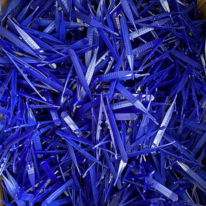 Pinces manuelles médicales jetables de premiers secours 11CM, pinces chirurgicales en plastique de qualité médicale bleues à usage unique certifiées CE Classe II - Product Image 4