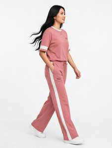ชุดวอร์มผู้หญิง OneTen Apparel สีชมพู แต่งสีตัดกัน แขนสั้น คอกลม ผ้าหนาปานกลาง ทรงหลวม พร้อมเชือกผูกเอว ความยาวเต็มตัว - Product Image 4