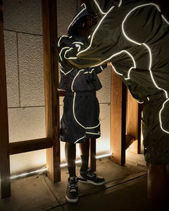 Ensemble survêtement maternité personnalisé pour homme, veste coupe-vent zippée réfléchissante imperméable pour sports de plein air, short en polyester et nylon - Product Image 6