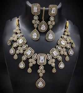 Juego de Joyería Nupcial Chapada en Oro de 24K Más Vendido, con Collar y Pendientes Grandes para Mujeres Indias, Hecho a Mano para Bodas - Product Image 2