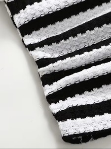 Ensemble haut à manches courtes en tricot jacquard rayé élégant et décontracté pour filles et pantalon assorti, ensemble rayé noir et blanc - Product Image 5