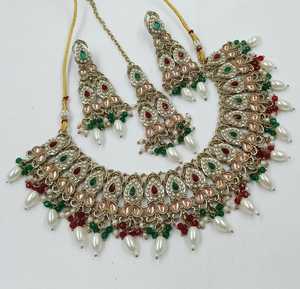 Conjunto de Collar y Aretes de Perlas Plateadas Geométricas de Diseño Moderno y Alta Calidad, Joyería Clásica para Bodas de Mujer - Product Image 1