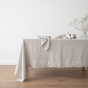 Nappe carrée en lin marron classique et moderne pour la décoration de la maison, brodée à la main, écologique, durable, personnalisable - Product Image 3