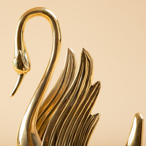 Sculpture de cygne élégante en laiton, figurine d'oiseau de luxe, statue de cygne décorative en métal, décoration artistique moderne pour table, maison et bureau - Product Image 2