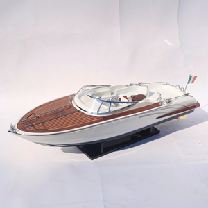 RIVA RAMA 44 PLATINUM, Maqueta de Lancha Italiana de Madera Pintada a Mano, Edición de Lujo para Decoración del Hogar - Product Image 1