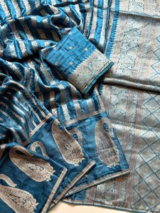 Sari en Soie Satinée Douce Royal Threads Golden Heritage – Luxe, Élégance Intemporelle, Idéal Mariage et Fêtes, Infroissable et Séchage Rapide - Product Image 3