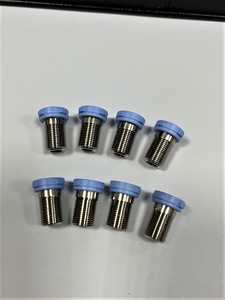 Pièces moulées par injection plastique avec insert en cuivre pour connecteurs de câbles, matériaux POM/PP/ABS, taille D9*20L - Product Image 4