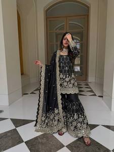 Traje Anarkali Negro Bordado para Mujer, Estilo Tradicional Indio-Pakistaní, Vestido Largo de Seda, Corte Regular, Ropa para Bodas - Product Image 2