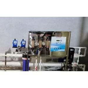 Station de traitement d'eau par ultrafiltration industrielle 2500L/heure, système de membrane UF à fibres creuses avec pompe - Product Image 1