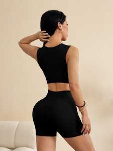 Ensemble de yoga fitness trois pièces pour femmes modernes : leggings sans couture taille haute, soutien-gorge de sport, veste légère – Tenue de sport premium - Product Image 2