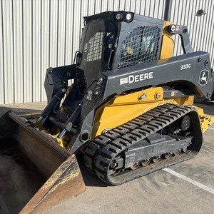 Cargadora compacta Deere 333G de alta eficiencia que ofrece una gran capacidad de elevación, movimiento suave y una mejor experiencia para el operador. - Product Image 2
