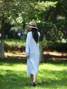 Robe longue décontractée pour femme, coupe classique, 100 % coton, manches longues, style minimaliste, été, écologique, tunique unie teinte - Product Image 2