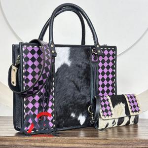 March Expo Ensemble 2 pièces assorti : Sac cabas en cuir à carreaux grande capacité et Pochette à poignet en cuir de vachette travaillé à la main - Product Image 1