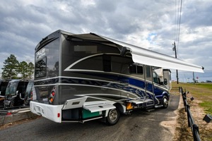 Autocaravana de Lujo Clase C F/d Pulse 24B 2019 Blanca para Acampar, Usada, Emisión Euro 5, Capacidad para 4-6 Pasajeros, Piso Acrílico - Product Image 3