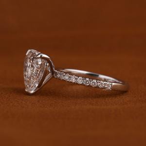 Bague de fiançailles solitaire en or blanc 14 carats avec diamant de laboratoire en forme de cœur de qualité supérieure pour femmes, bijoux de luxe sur mesure - Product Image 4