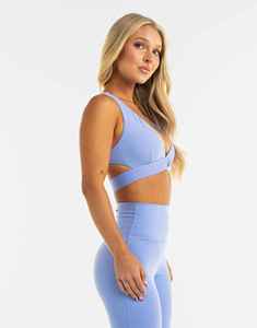 Conjunto de Yoga de 2 Piezas Azul Claro, Top Corto con Cuello en V Profundo, Leggings Largos de Cintura Alta, Sin Costuras, con Recortes, Spandex, Poliéster - Product Image 5