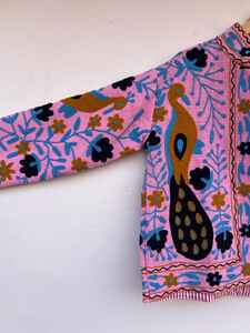 Veste courte Suzani en TNT faite à la main pour femmes, manteau en coton brodé, vêtements d'extérieur bohèmes pour l'hiver - Product Image 2