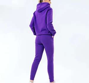 Ensemble de vêtements de détente pour femmes OEM ODM, couleur violet, avec accents floraux violets, en tricot doux, deux pièces, pour un confort quotidien agréable. - Product Image 2