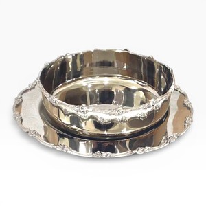 Assiette et bol en métal argenté avec bordure décorative, accessoires pour chocolat personnalisables, tailles et couleurs sur mesure disponibles - Product Image 4