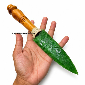 Hermosa Figura Artesanal de Gema Tallada en Fibra Óptica Verde Pulida con Correa de Mano, de 8 Pulgadas, Premium, Portátil para el Hogar - Product Image 1