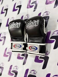 ถุงมือ MMA รุ่นล่าสุด Black Fighting ยี่ห้อ Fairtex Pro หนังแท้ ปิดนิ้วทั้งหมด ฝ่ามือเปิด ปรับสายรัดได้ น้ำหนักเบา - Product Image 2