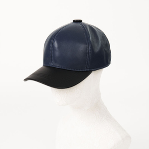 Gorra de Béisbol de Cuero Sintético Rojo con Visera Negra, Unisex, de 6 Paneles, Ajustada, Estilo Casual y Moderno - Product Image 6