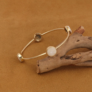 Brazalete Boho Hecho a Mano con Cristales de Azúcar Blancos y Baño de Oro, con Piedras Preciosas Naturales, Ideal para Aniversarios, Fiestas, Regalo de Joyería - Product Image 1