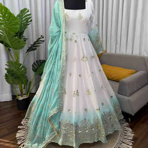Traje de Novia con Pantalón Anarkali de Diseño con Lentejuelas y Dupatta para Mujer - Product Image 5